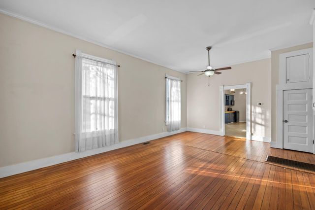 902 E 14th ST, Austin, TX 78702