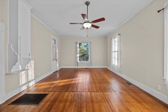 902 E 14th ST, Austin, TX 78702