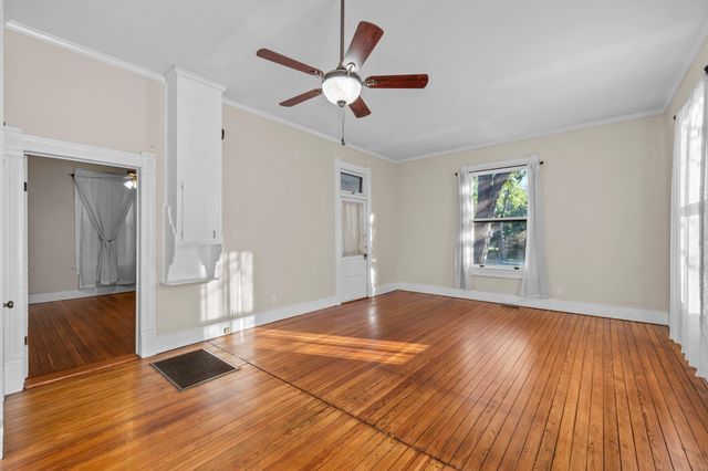 902 E 14th ST, Austin, TX 78702