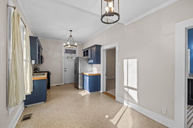 902 E 14th ST, Austin, TX 78702