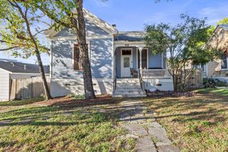 902 E 14th ST, Austin, TX 78702