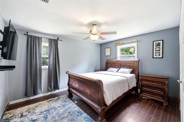 160 19th ST NW, Naples, FL 34120