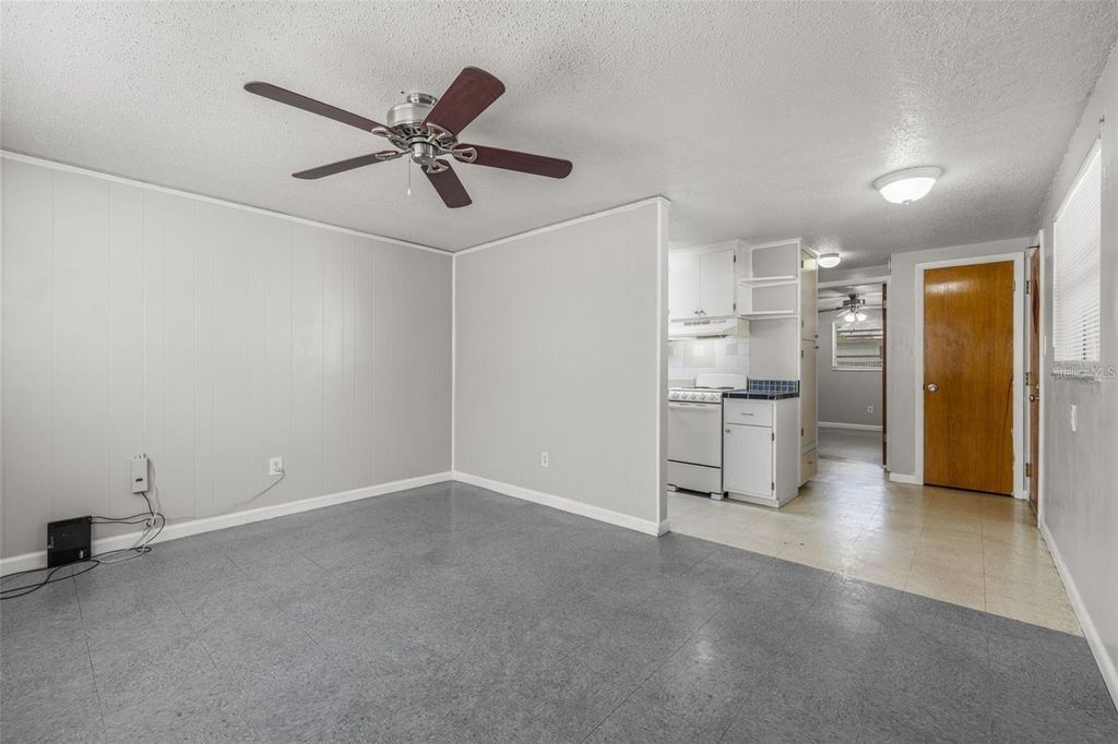Image 18 of property listing at 9610 N 12TH STREET, Tampa, FL 33612