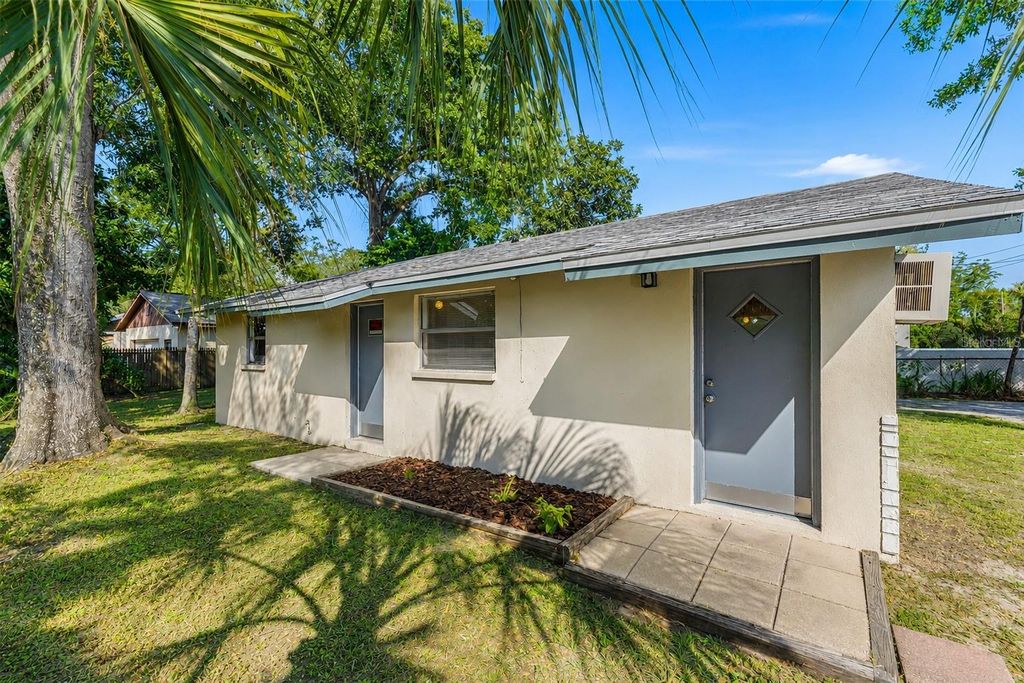 Image 3 of property listing at 9610 N 12TH STREET, Tampa, FL 33612