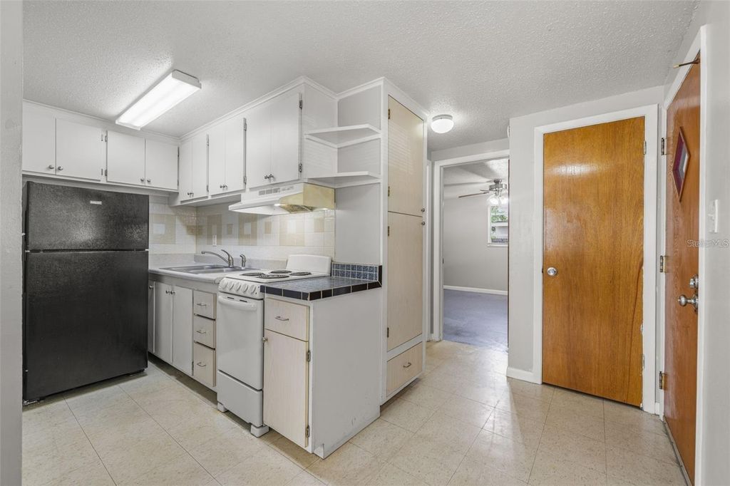 Image 21 of property listing at 9610 N 12TH STREET, Tampa, FL 33612