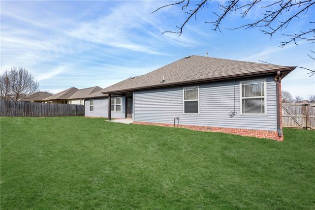 430 Trieste Drive, Centerton, AR 72719