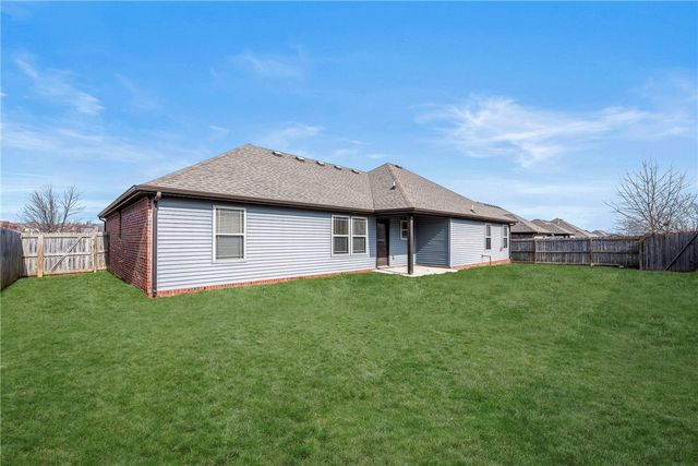 430 Trieste Drive, Centerton, AR 72719