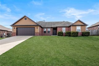 430 Trieste Drive, Centerton, AR 72719
