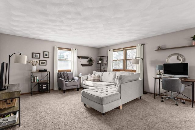 423 N Wright Road, Janesville, WI 53546