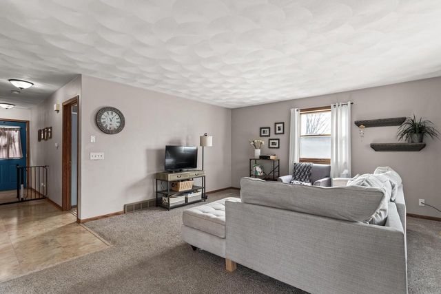 423 N Wright Road, Janesville, WI 53546