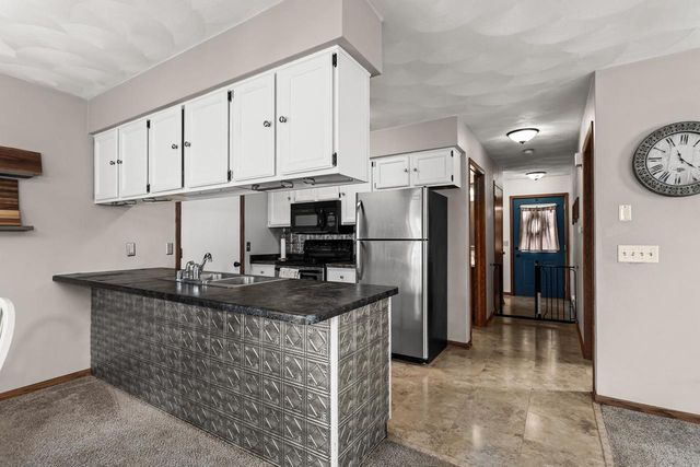 423 N Wright Road, Janesville, WI 53546