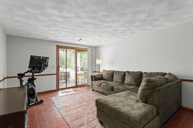 423 N Wright Road, Janesville, WI 53546