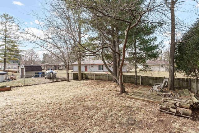 423 N Wright Road, Janesville, WI 53546