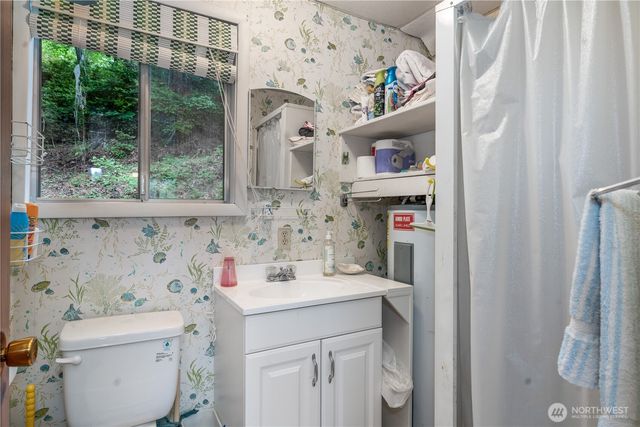415 E Herron Boulevard NW, Lakebay, WA 98349