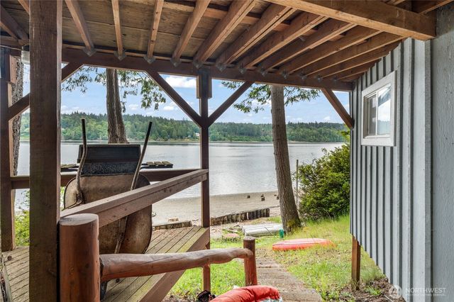 415 E Herron Boulevard NW, Lakebay, WA 98349