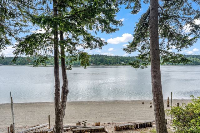 415 E Herron Boulevard NW, Lakebay, WA 98349