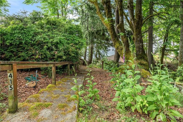 415 E Herron Boulevard NW, Lakebay, WA 98349