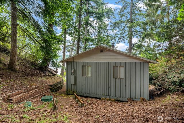 415 E Herron Boulevard NW, Lakebay, WA 98349
