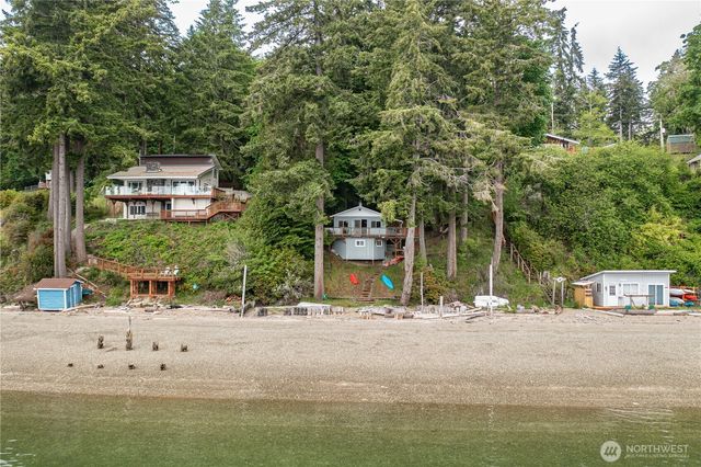415 E Herron Boulevard NW, Lakebay, WA 98349