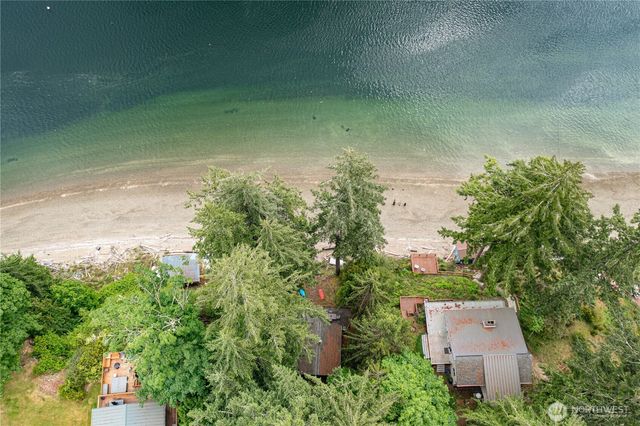 415 E Herron Boulevard NW, Lakebay, WA 98349