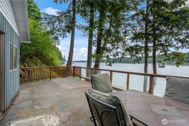 415 E Herron Boulevard NW, Lakebay, WA 98349