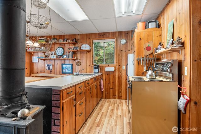 415 E Herron Boulevard NW, Lakebay, WA 98349