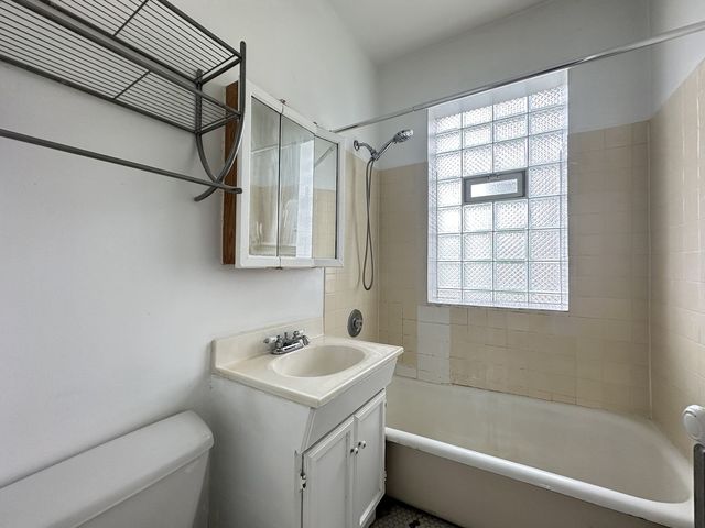 2432 N LINDEN Place 308, Chicago, IL 60647