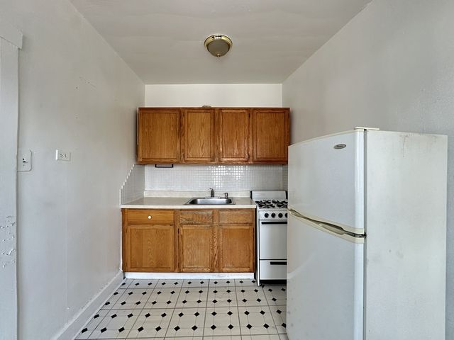 2432 N LINDEN Place 308, Chicago, IL 60647