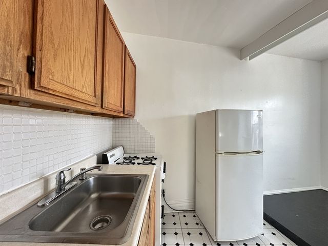 2432 N LINDEN Place 308, Chicago, IL 60647