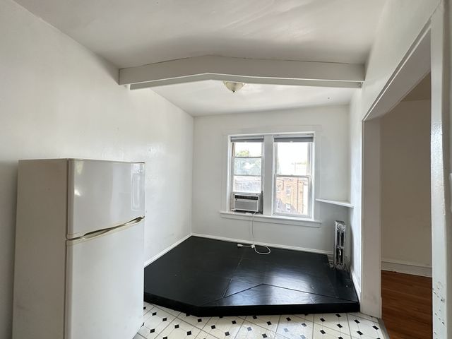 2432 N LINDEN Place 308, Chicago, IL 60647