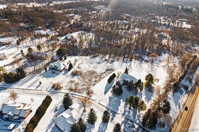 1253 Hunter Court, Milford, MI 48381