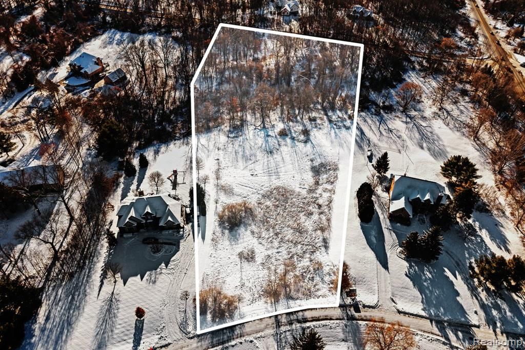 1253 Hunter Court, Milford, MI 48381