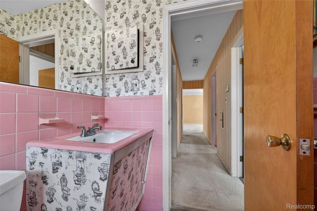 17198 Macarthur Street, Redford Charter Township, MI 48240