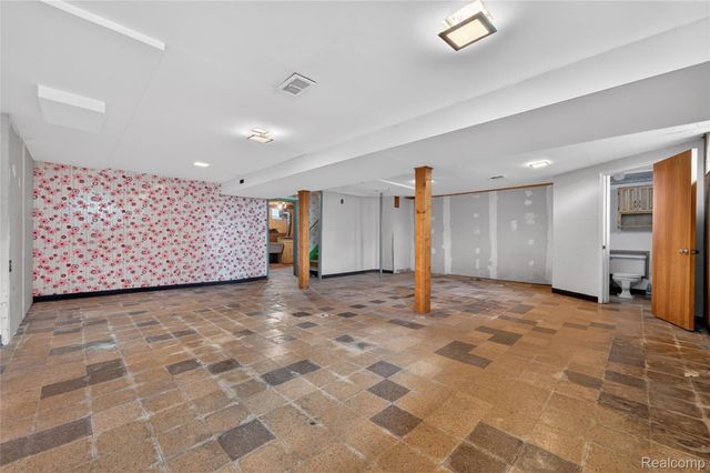 17198 Macarthur Street, Redford Charter Township, MI 48240