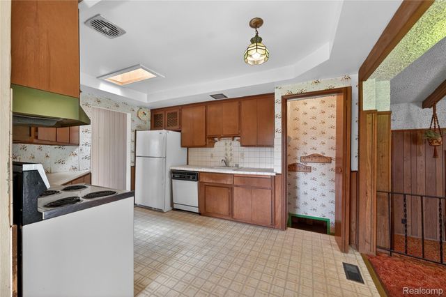 17198 Macarthur Street, Redford Charter Township, MI 48240