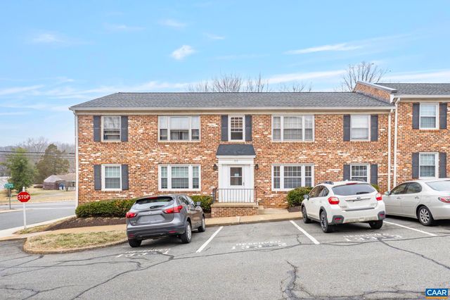 133 Hessian Hills Cir Apt 1, Charlottesville, VA 22901