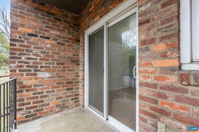 133 Hessian Hills Cir Apt 1, Charlottesville, VA 22901