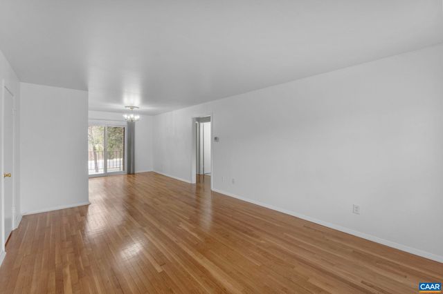 133 Hessian Hills Cir Apt 1, Charlottesville, VA 22901