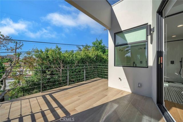 1531 Wellesley, Los Angeles, CA 90025