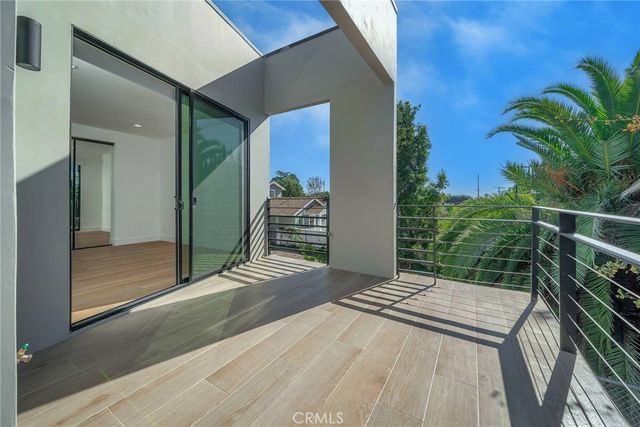 1531 Wellesley, Los Angeles, CA 90025