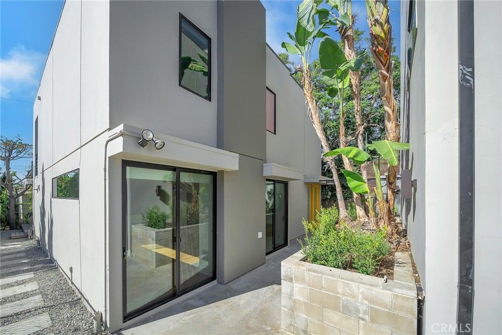 1531 Wellesley, Los Angeles, CA 90025