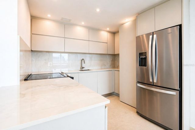 Waldorf Tower AVE. ISLA VERDE 804, Carolina, PR 00979