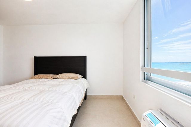 Waldorf Tower AVE. ISLA VERDE 804, Carolina, PR 00979