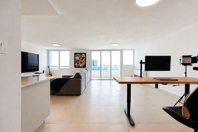 Waldorf Tower AVE. ISLA VERDE 804, Carolina, PR 00979
