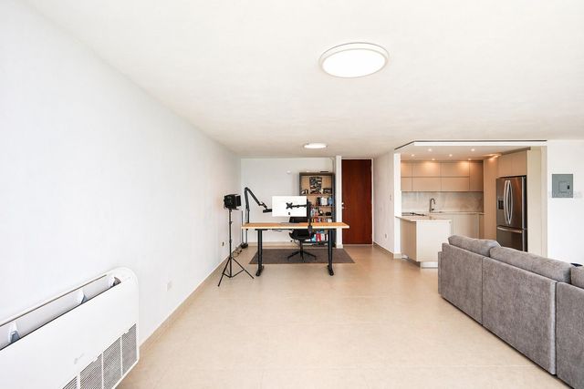 Waldorf Tower AVE. ISLA VERDE 804, Carolina, PR 00979