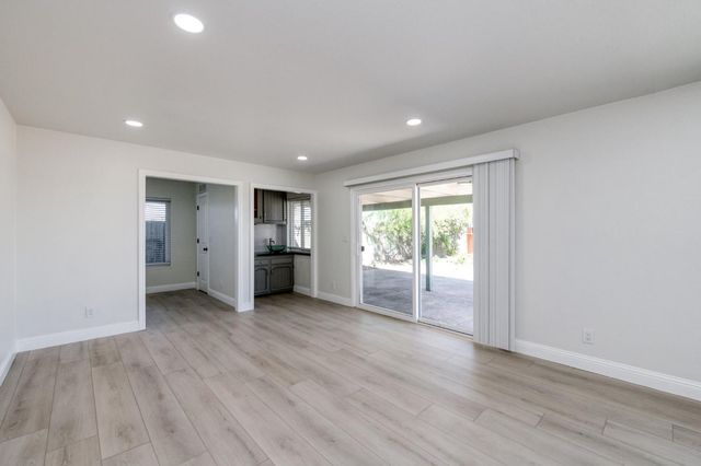 4154 W Mountain View Avenue, Caruthers, CA 93609