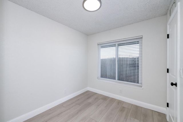 4154 W Mountain View Avenue, Caruthers, CA 93609