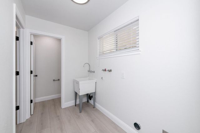 4154 W Mountain View Avenue, Caruthers, CA 93609