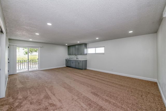 4154 W Mountain View Avenue, Caruthers, CA 93609