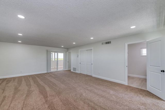 4154 W Mountain View Avenue, Caruthers, CA 93609